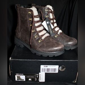 Sorel Lennox lace cozy boots. 9  waterproof. New. In box. Never worn.